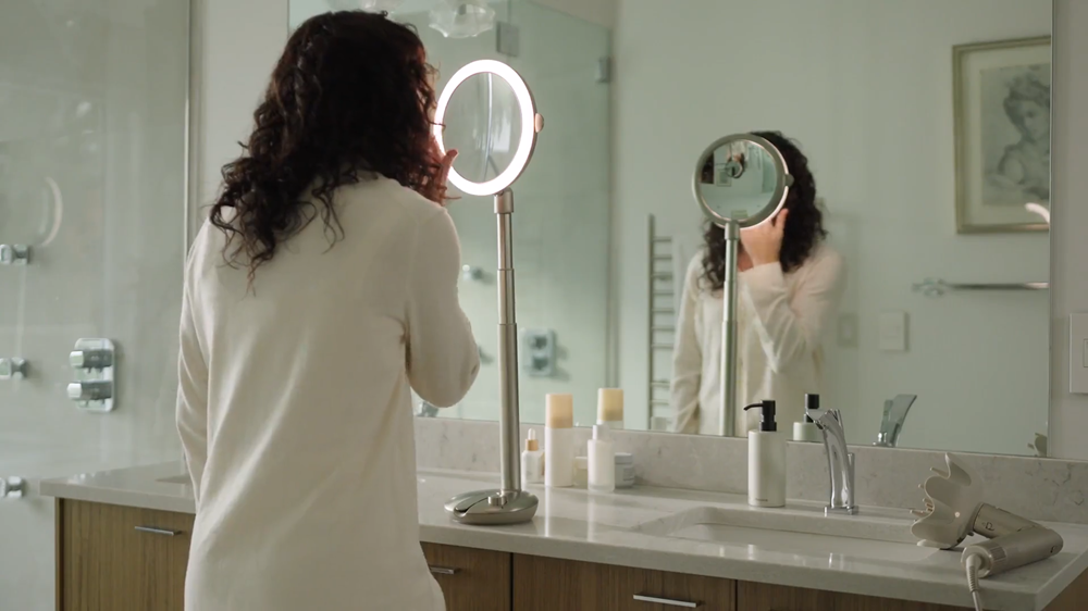 COSMETIC MIRROR WITH 4 D.O.F.